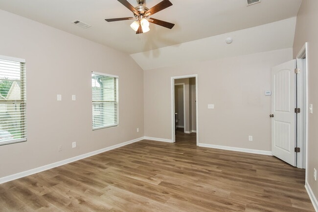 Building Photo - 131 Bethany Manor Dr