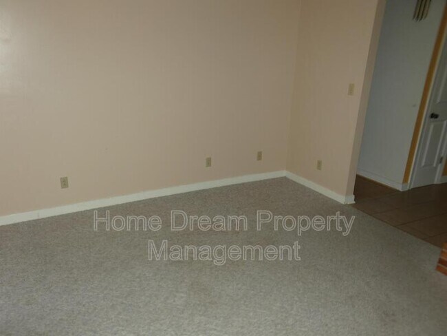 Building Photo - 10451 Edgehill Ln