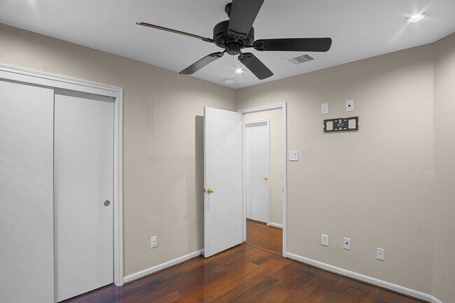 Building Photo - 9022 Durham Manor Ln