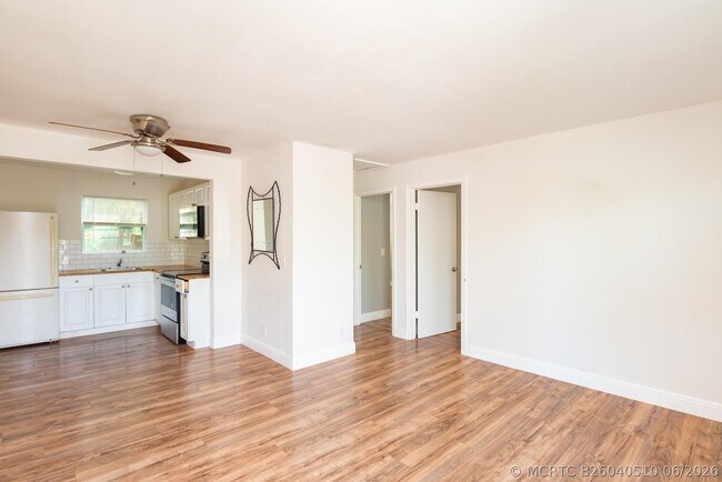 Building Photo - 715 S Swinton Ave