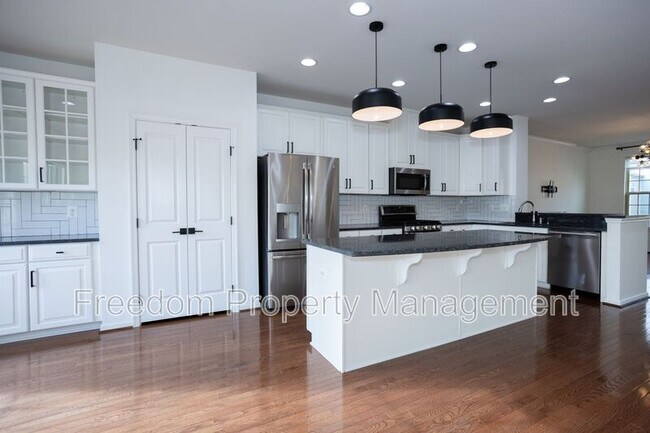 Building Photo - 2023 Serviceberry Rd