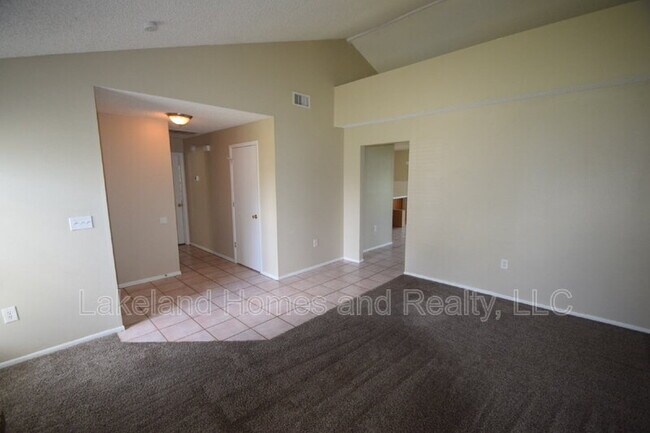 Building Photo - 1204 Honeytree Ln W