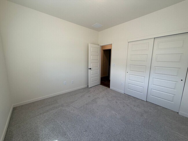 Building Photo - 3136 Platte River Dr