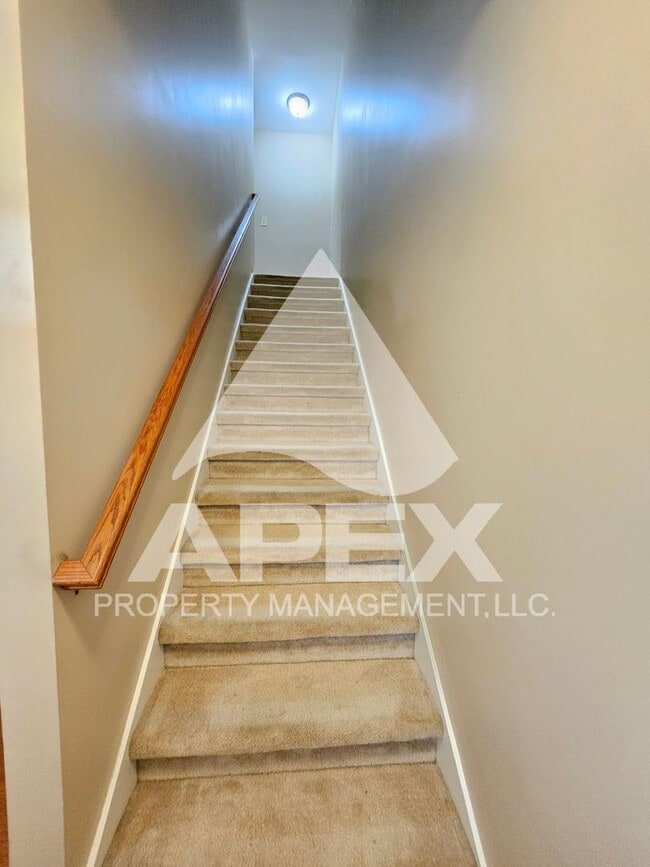 Building Photo - West Knoxville – Beautifully Upgraded - 3 ...