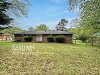 Building Photo - Cozy 3-Bedroom Home in Quiet Neighborhood ...