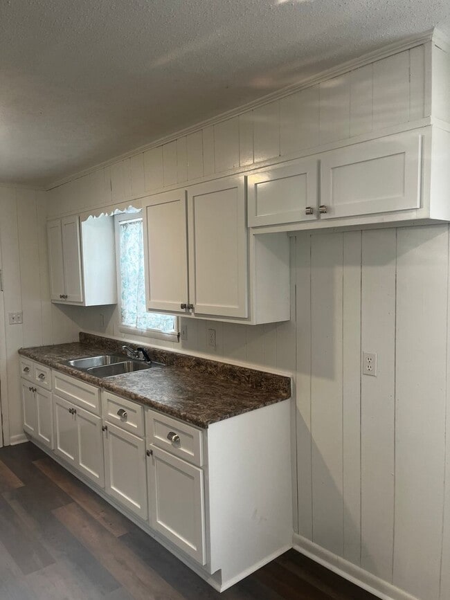 Building Photo - 114 Holly Cove