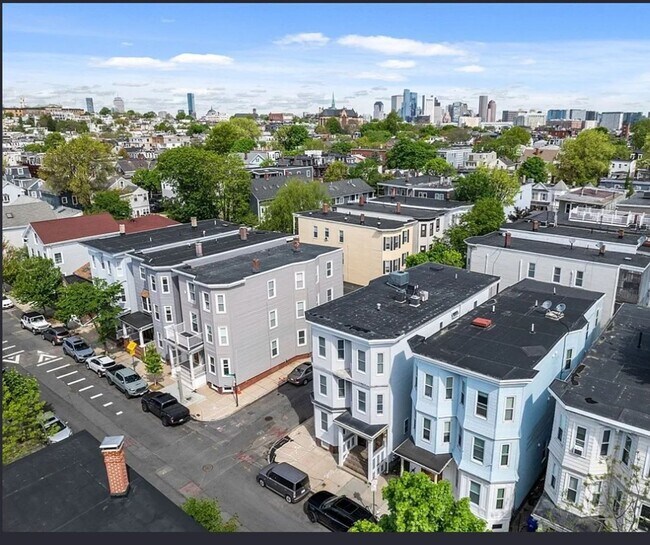 Building Photo - Marine Rd