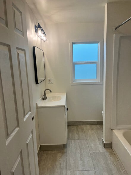 Building Photo - 7050 Sycamore Rd