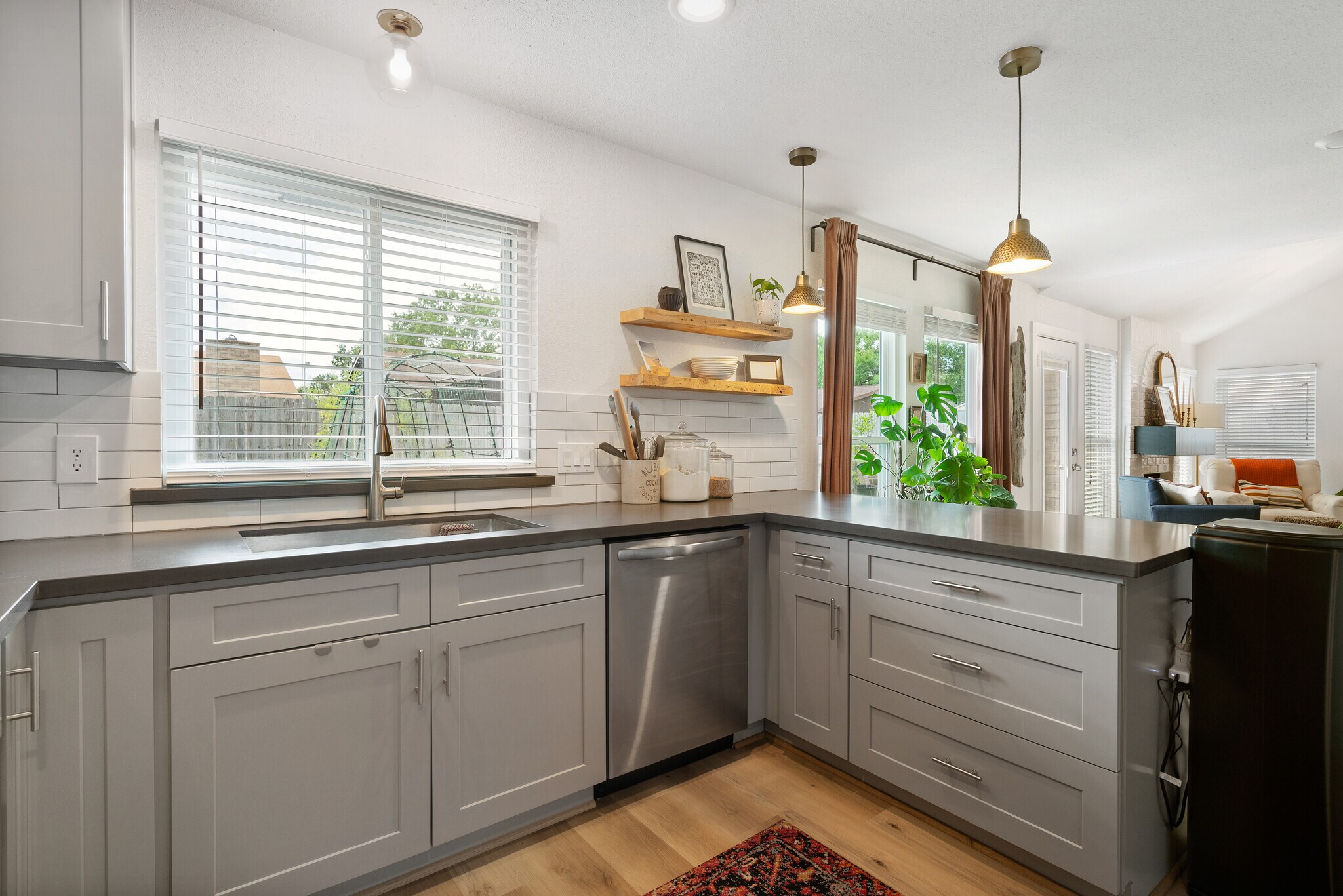 Building Photo - 5602 Greenhill Forest Dr