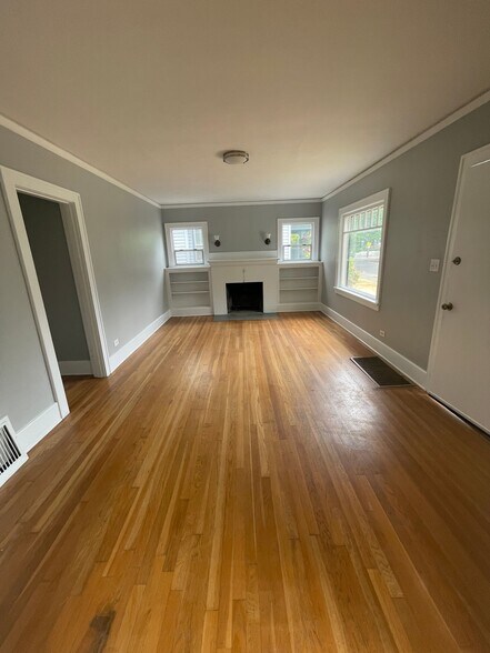 Building Photo - 3935 NE 15th Ave