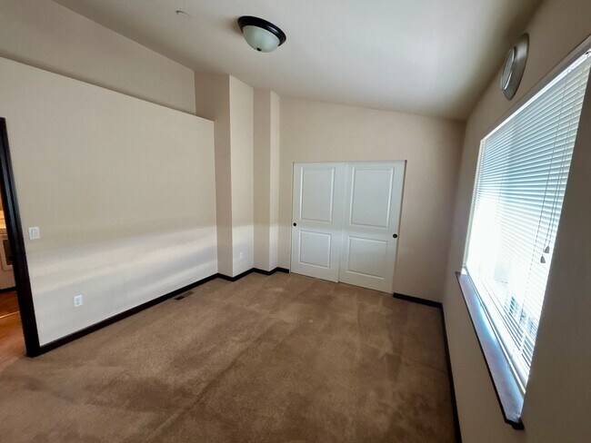 Building Photo - Gorgeous 4 bed 2.5 bath Marysville home