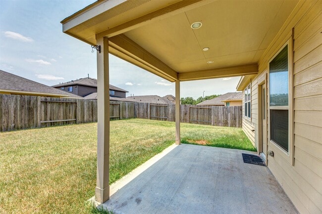 Building Photo - 16915 Sedum Grn