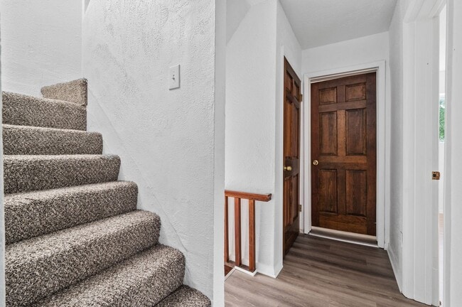 Building Photo - 5 bed 2 bath - Great Brookline location.  ...