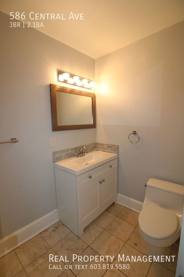 Building Photo - 586 Central Ave