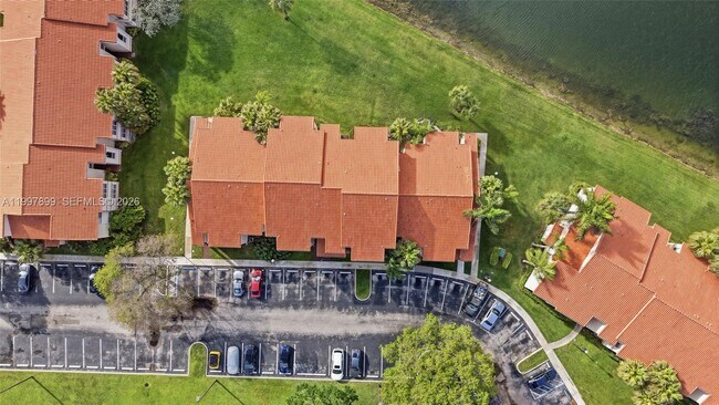 Building Photo - 3310 Pinewalk Dr N