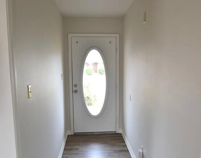 Building Photo - 10087 Hyman Dr