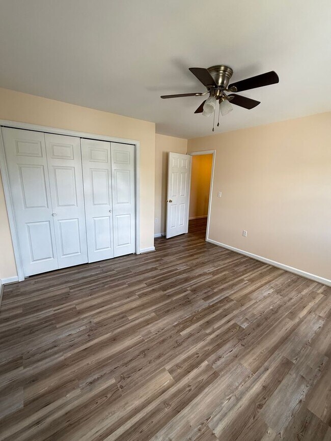 Building Photo - 403 Cindy Dr
