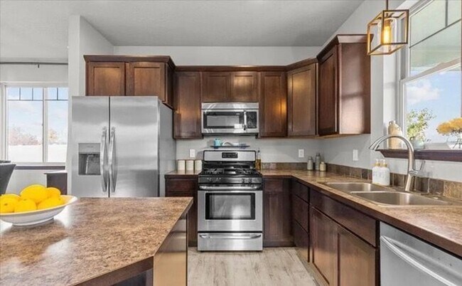 Building Photo - Charming 2-Story Home in Post Falls – Spac...