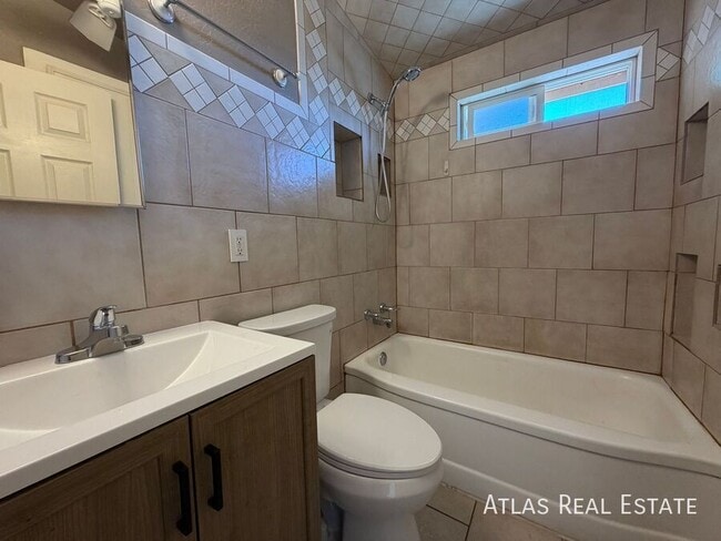 Building Photo - 1932 S Campbell Ave