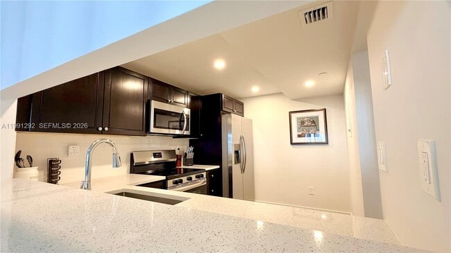 Building Photo - 555 NE 15th St