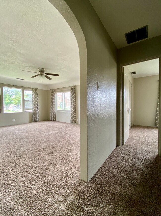 Building Photo - Incredible Location In Caldwell