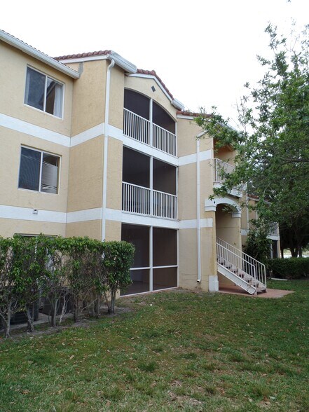 Building Photo - 2331 NW 33rd St