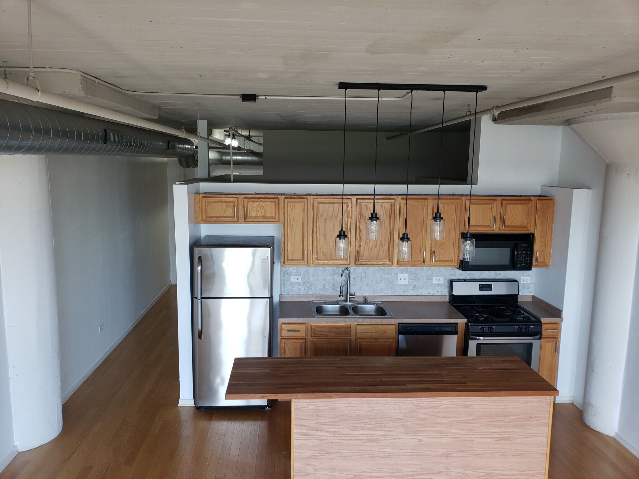 Building Photo - 1525 S Sangamon St