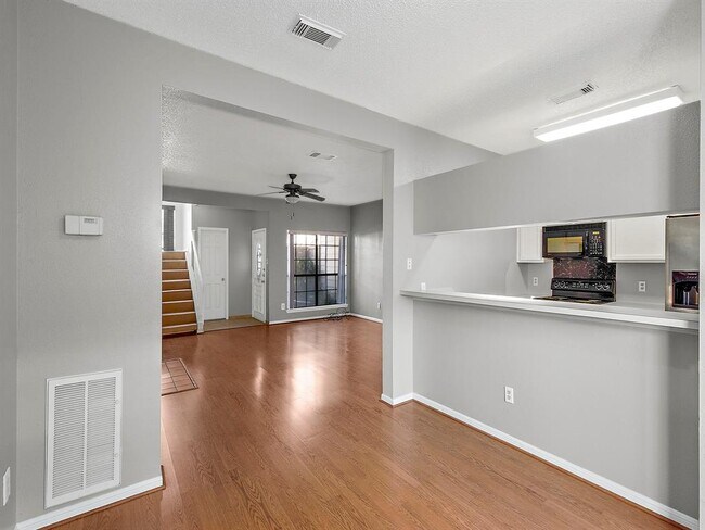 Building Photo - 712 Country Pl Dr