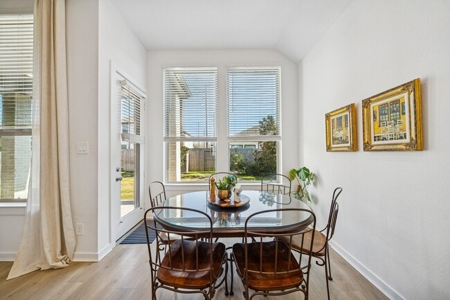 Building Photo - 30207 Gold Finch Pl