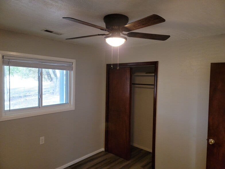 Building Photo - 13220 Red Mountain Rd