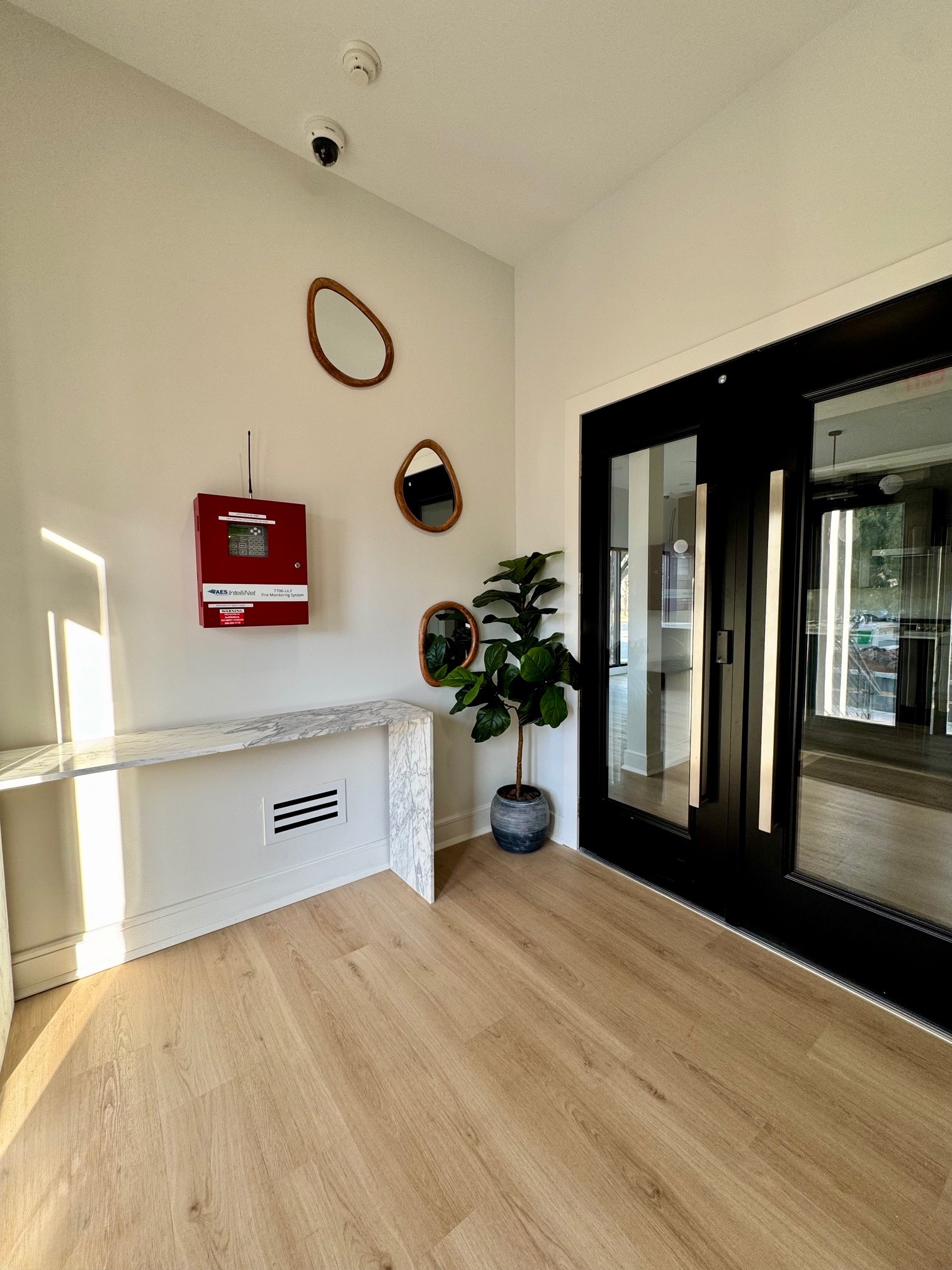 Building Photo - 85 W High St