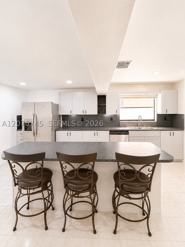 Building Photo - 3011 SW 117th Ct