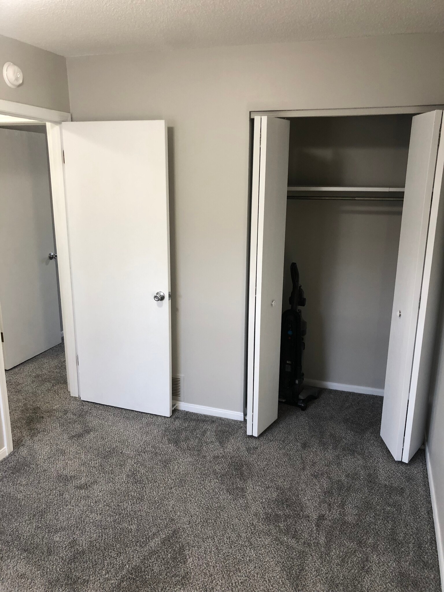 Bedroom 1 - 1015 Ebersole Blvd