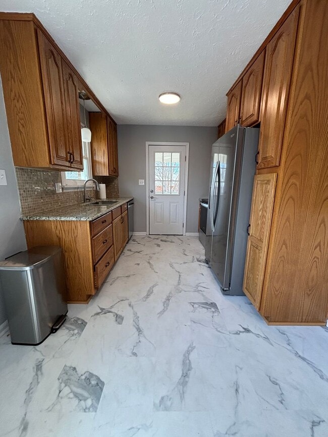 Building Photo - 449 Missimer Ln