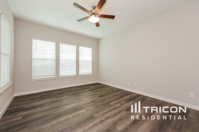 Building Photo - 205 Mansfield Ct