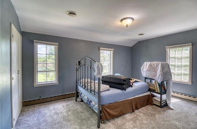 Building Photo - 5 bed 2 bath house close to Concordia and MSUM