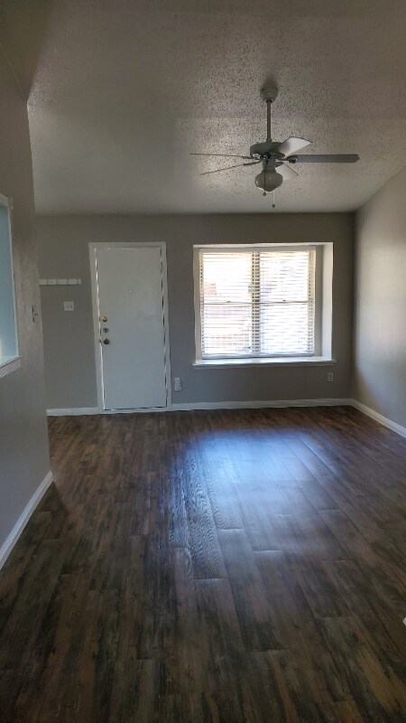 Building Photo - 15 E Mountain Ln