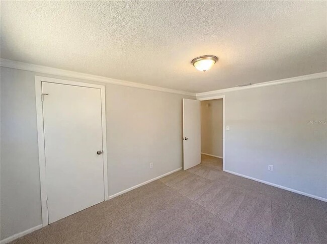 Building Photo - 638 Blackthorn Dr