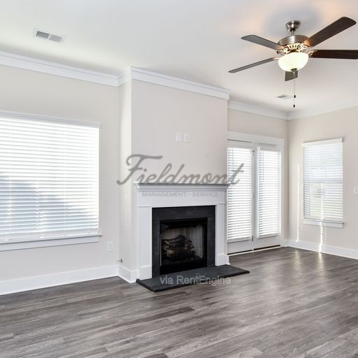 Building Photo - 100 Bluet Ln