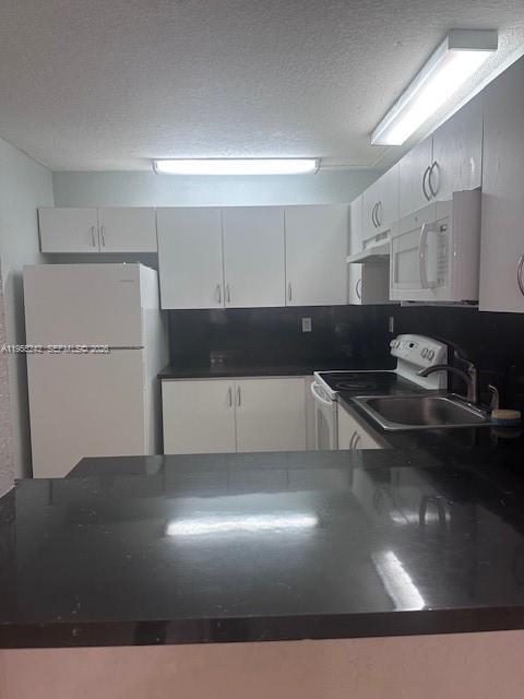 Building Photo - 180 Royal Palm Rd