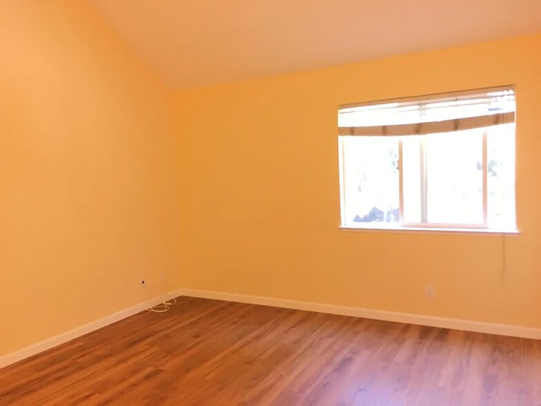 Spacious master bedroom with new LVP floor - 5318 Borneo Cir