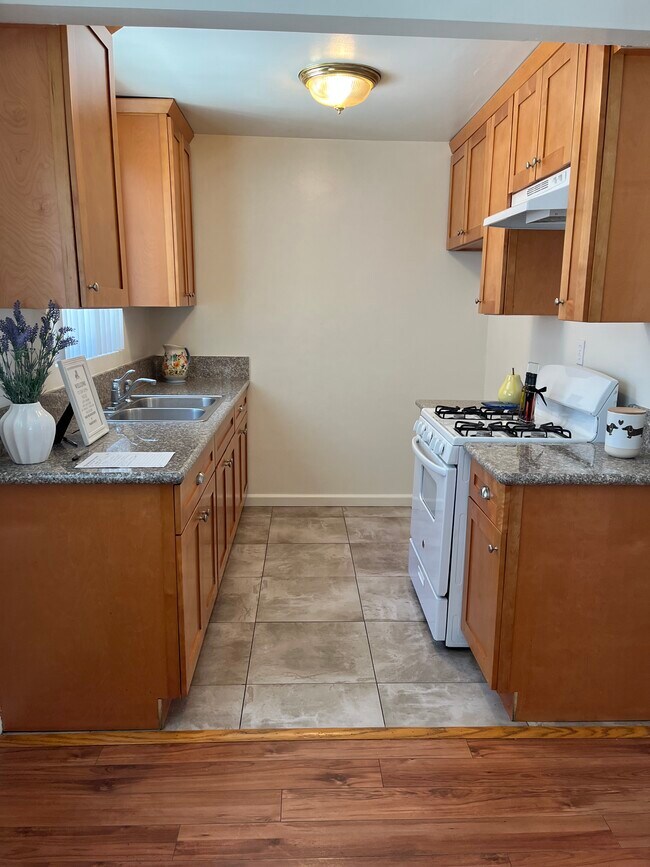 Building Photo - 13760 Sherman Way