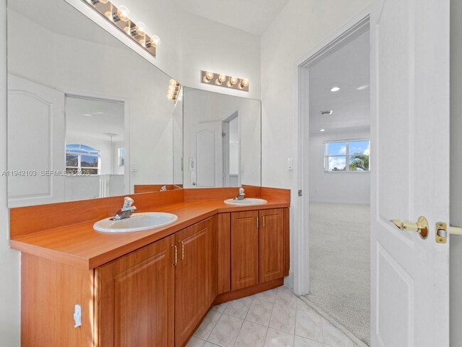 Building Photo - 16421 SW 64th Ter