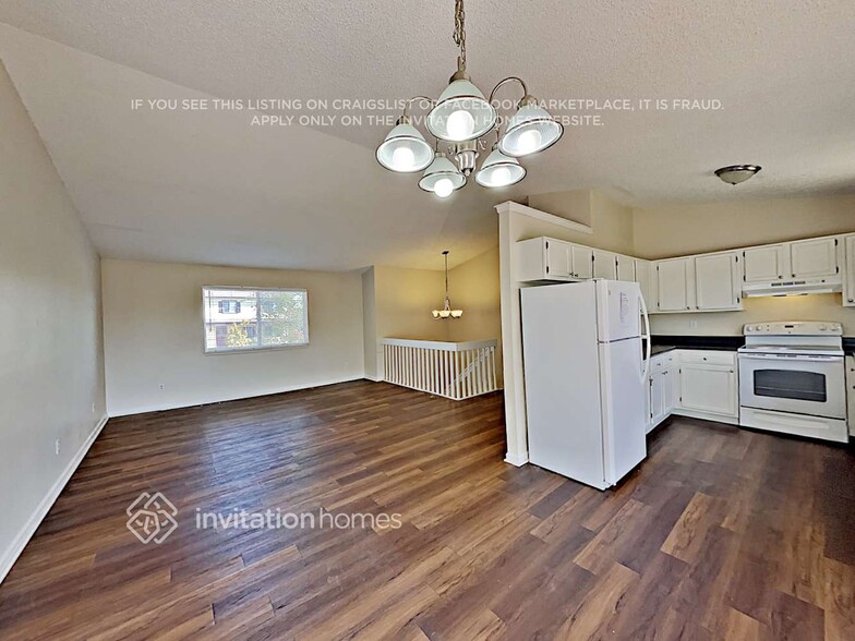 Building Photo - 2333 Fairplay St