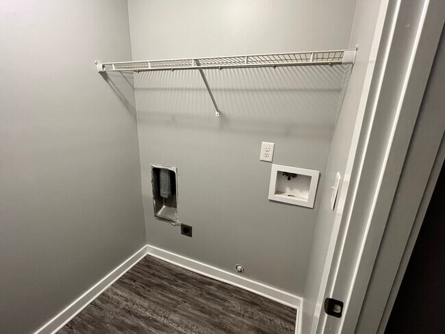 Building Photo - 900 5th Way