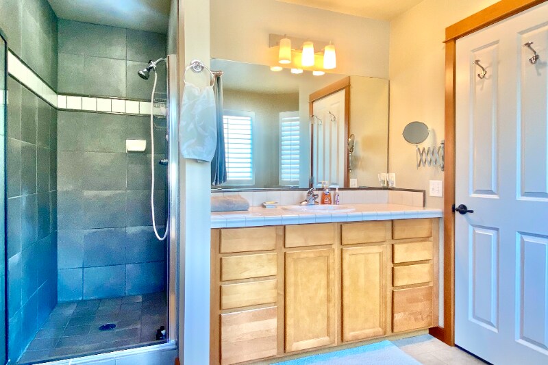 Building Photo - 315 N Wright Ave