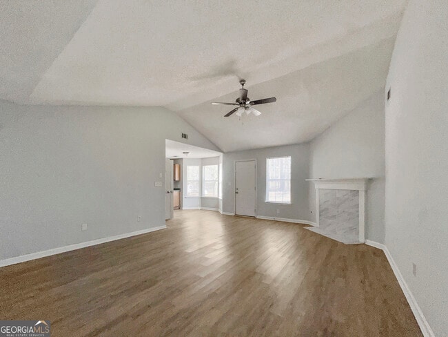 Building Photo - 615 Fieldcrest Dr