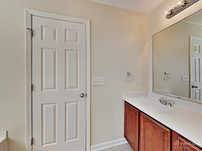 Building Photo - 1009 Harmony Ln