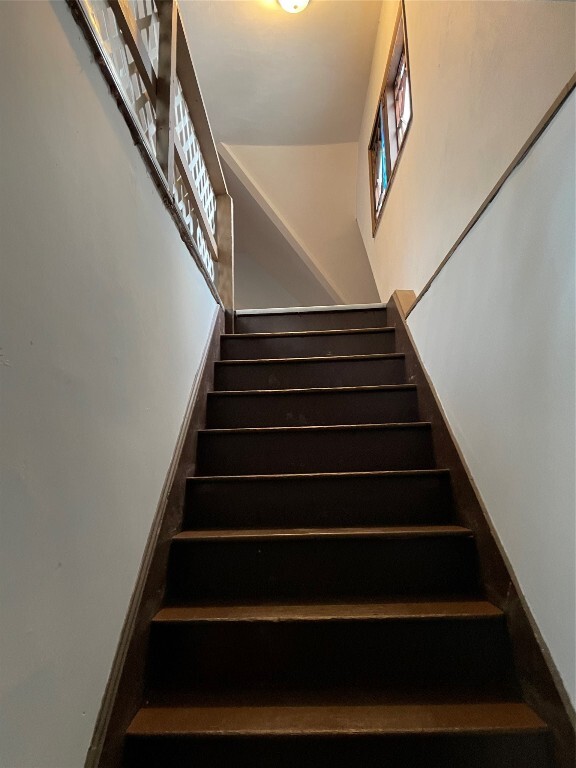 Building Photo - 507 Chenango St