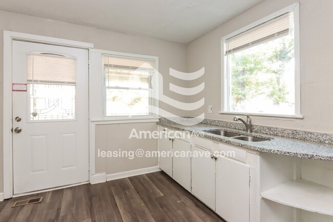 Building Photo - 1238 Briarwood Ave